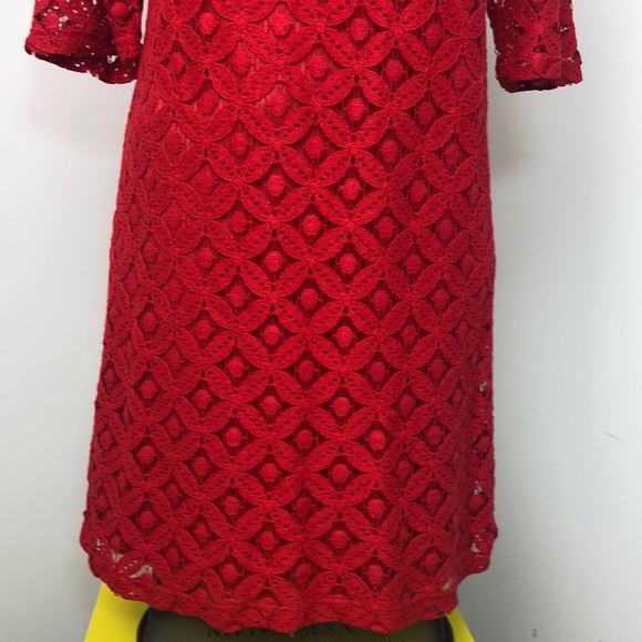 Everly Red Lace Floral Shift Dress Size M - Picture 3 of 13
